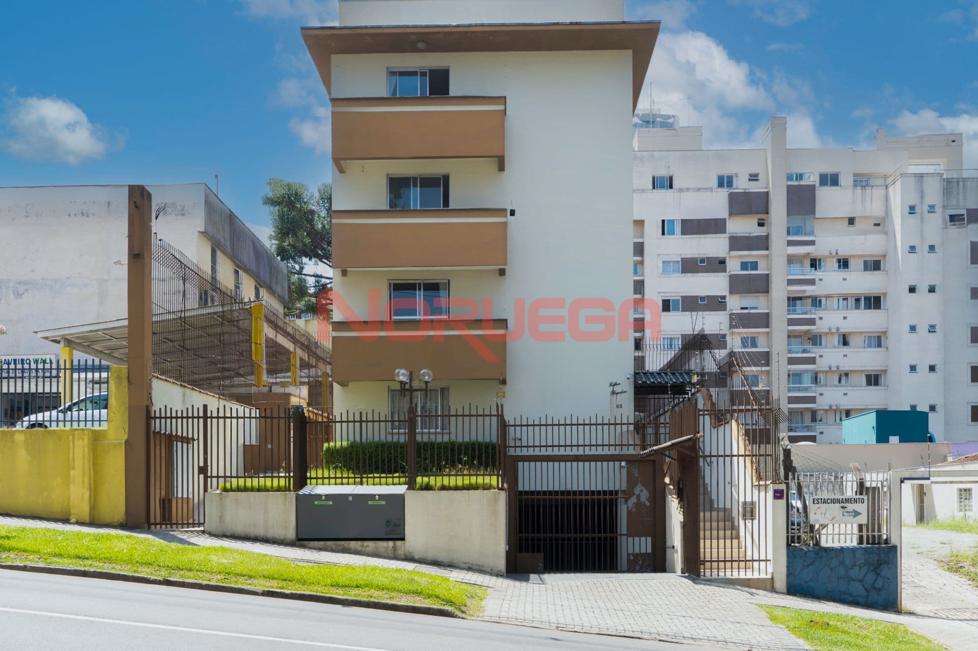 Imagem principal Apartamento para alugar com 2 Quartos , Curitiba. Espaçoso  com 1 Vaga de Garagem!
