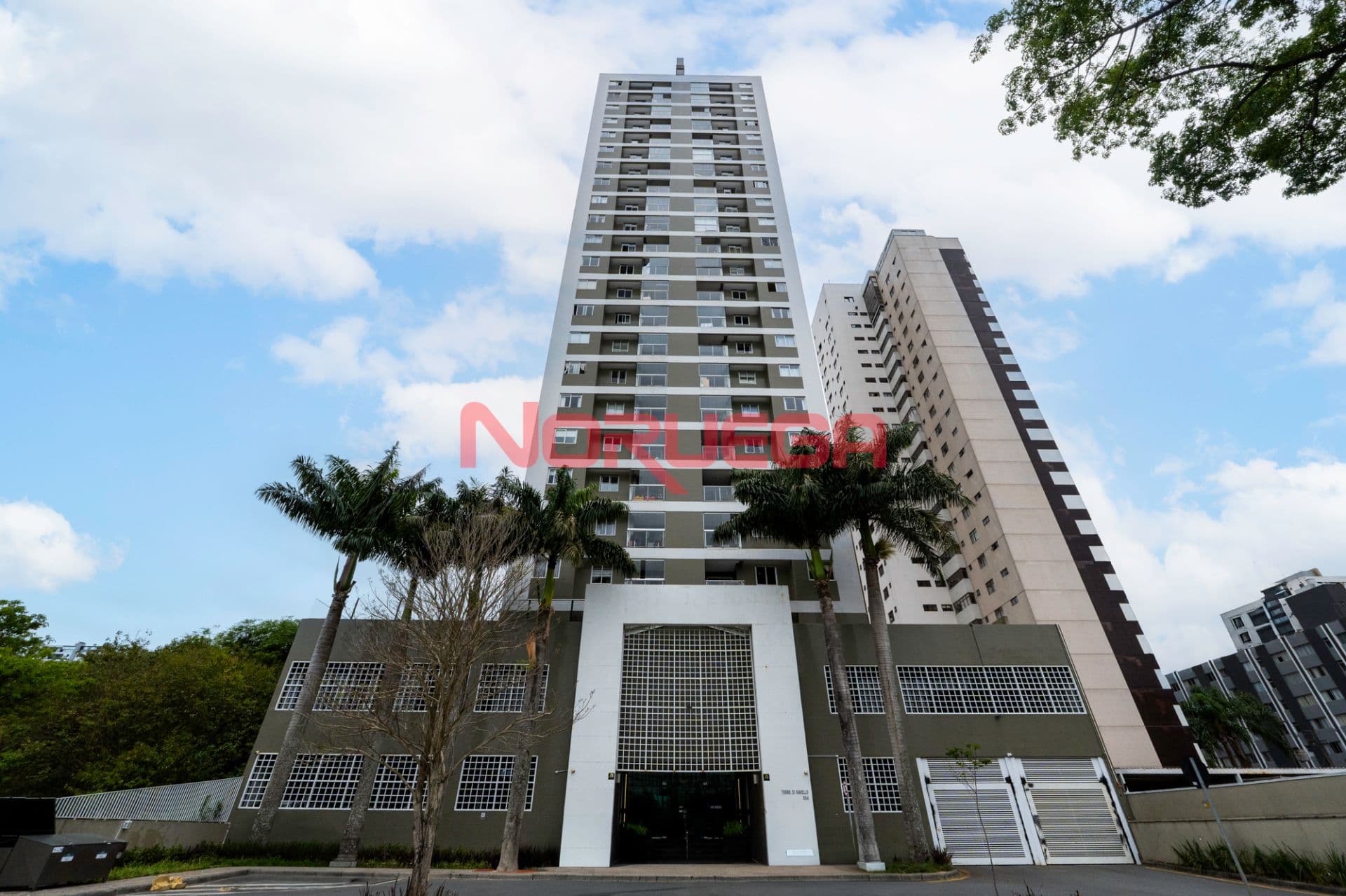 Apartamento para alugar no bairro cabral em Curitiba com 3 quartos, banheiro, suíte e vaga de garagem