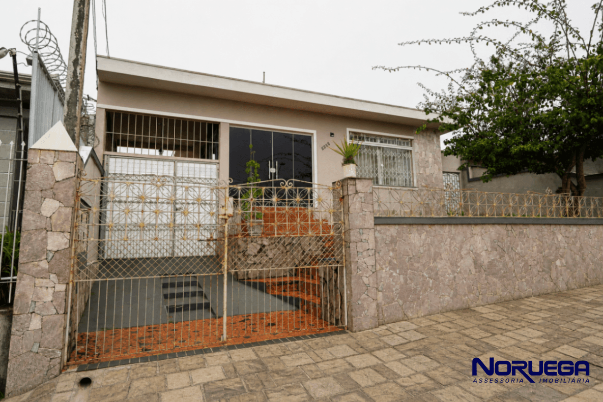 Casa com 03 quartos à Venda no Bairro Parolin 