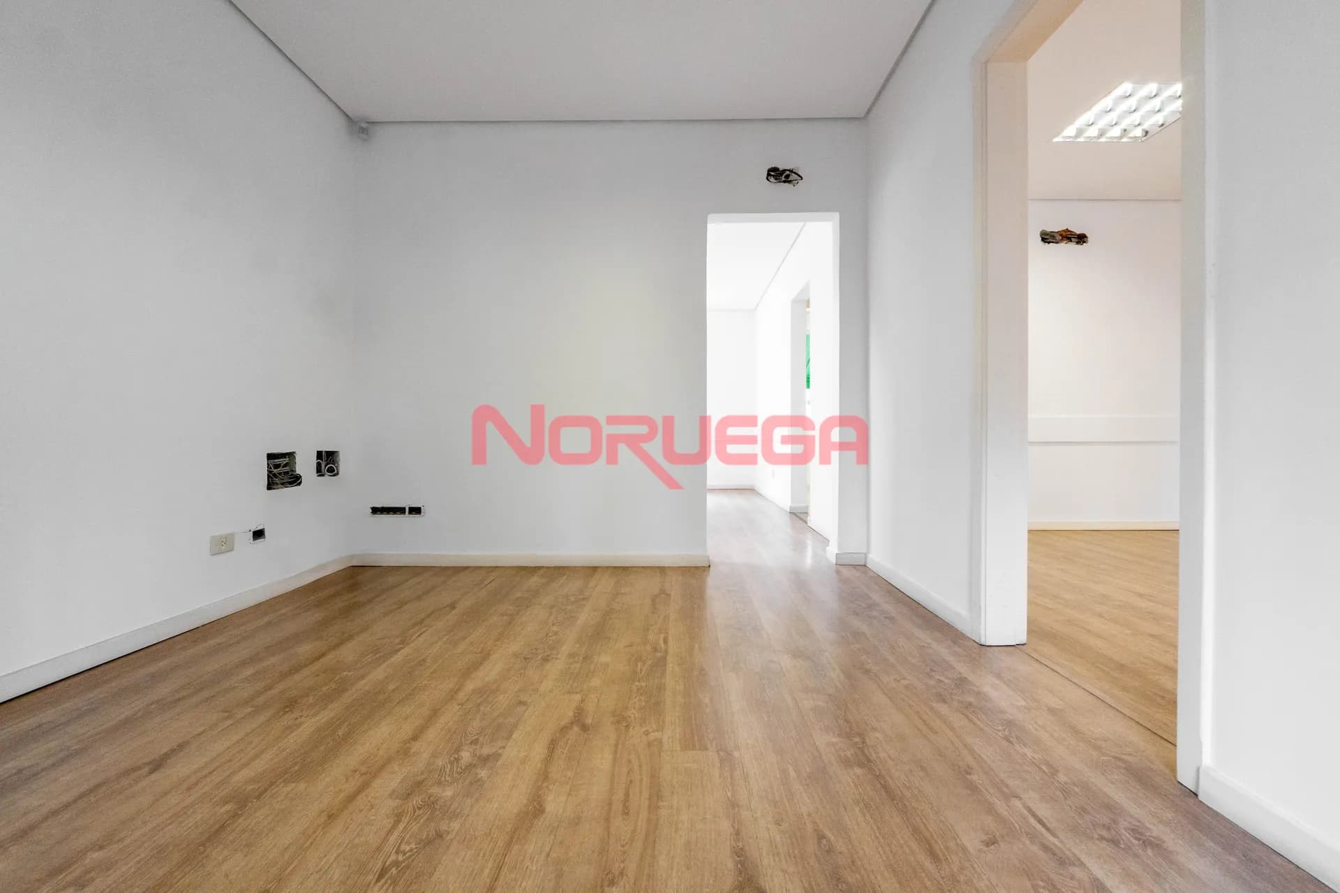 Imagem principal Sobrado à Venda no bairro  Água Verde em  Curitiba