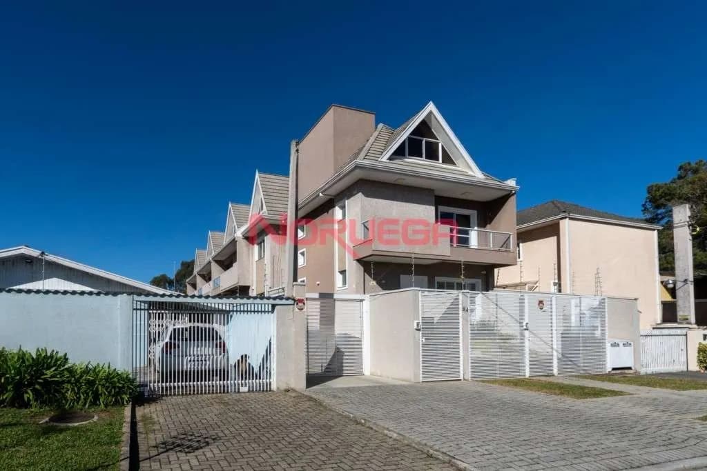 Imagem principal  Casa com 3 quartos, 1 suíte, 3 salas, 3 vagas de garagem e 284,21m²  á venda em curitiba no bairro santa felicidade