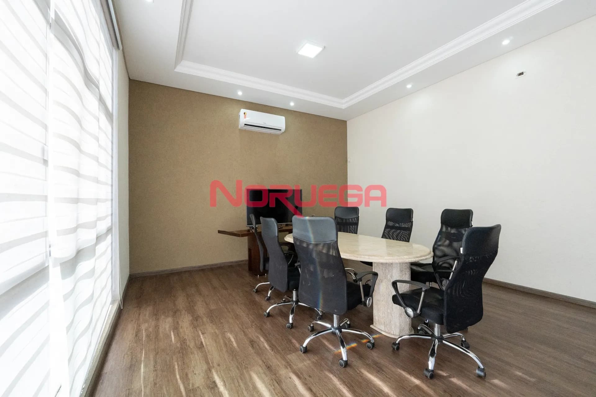 Imagem principal CASA COMERCIAL em CURITIBA - PR, MERCÊS