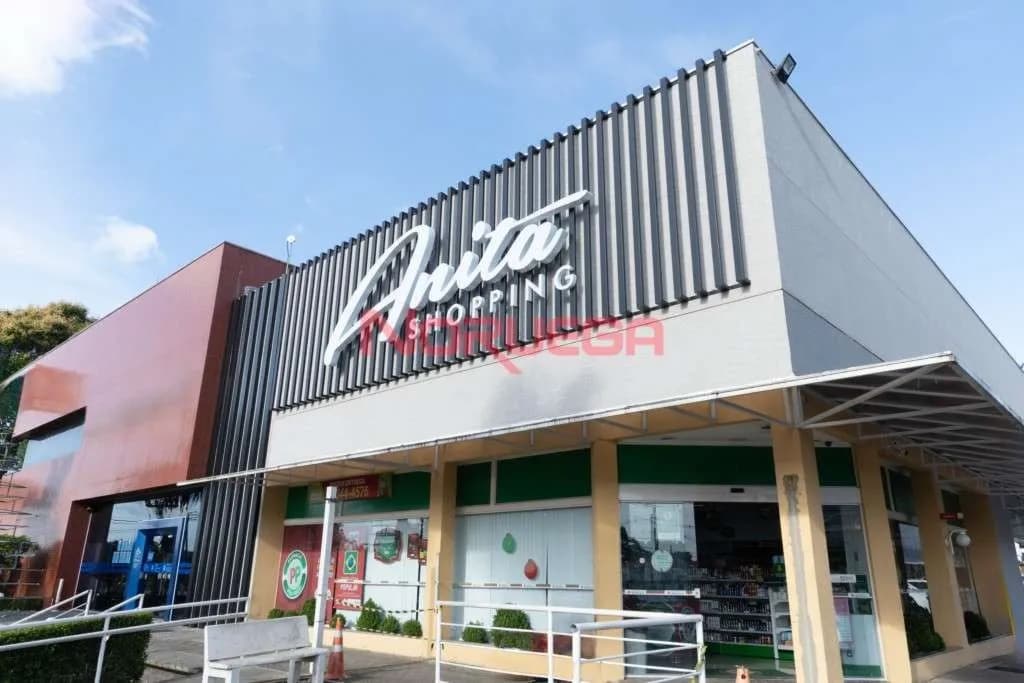 Imagem principal Loja comercial para locação em Curitiba-PR, no bairro São Lourenço: 1 sala, 1 banheiro, 50m² de área. Venha conferir!