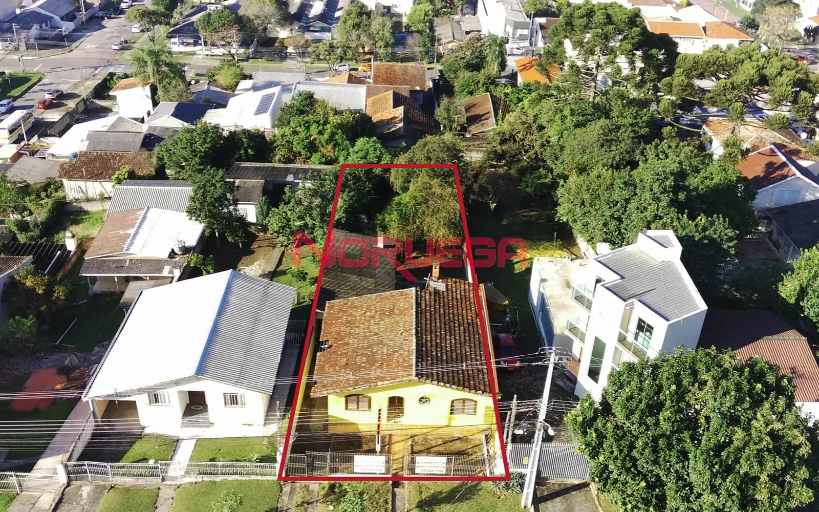Imagem principal Terreno à venda em Curitiba no bairro Lindóia, com 696m² de área!