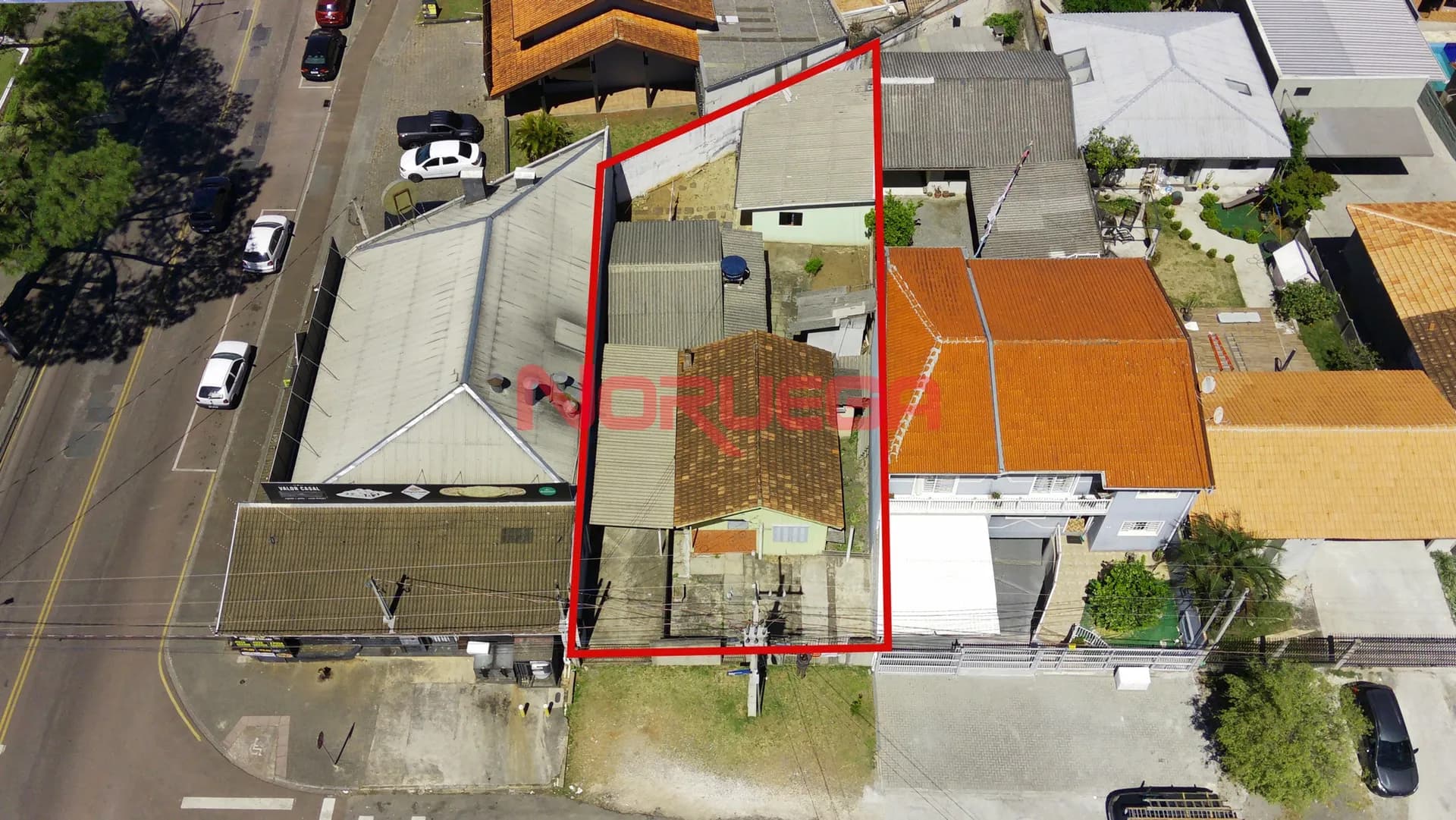 Imagem principal Terreno á venda em Curitiba no bairro São Lourenço com 423m²