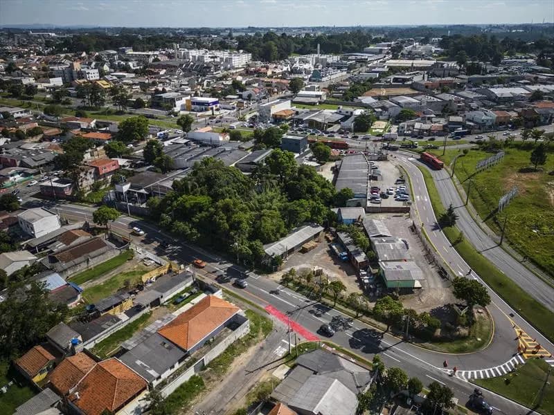 Como definir o preço de um sobrado no Pinheirinho sem depender apenas de anúncios?