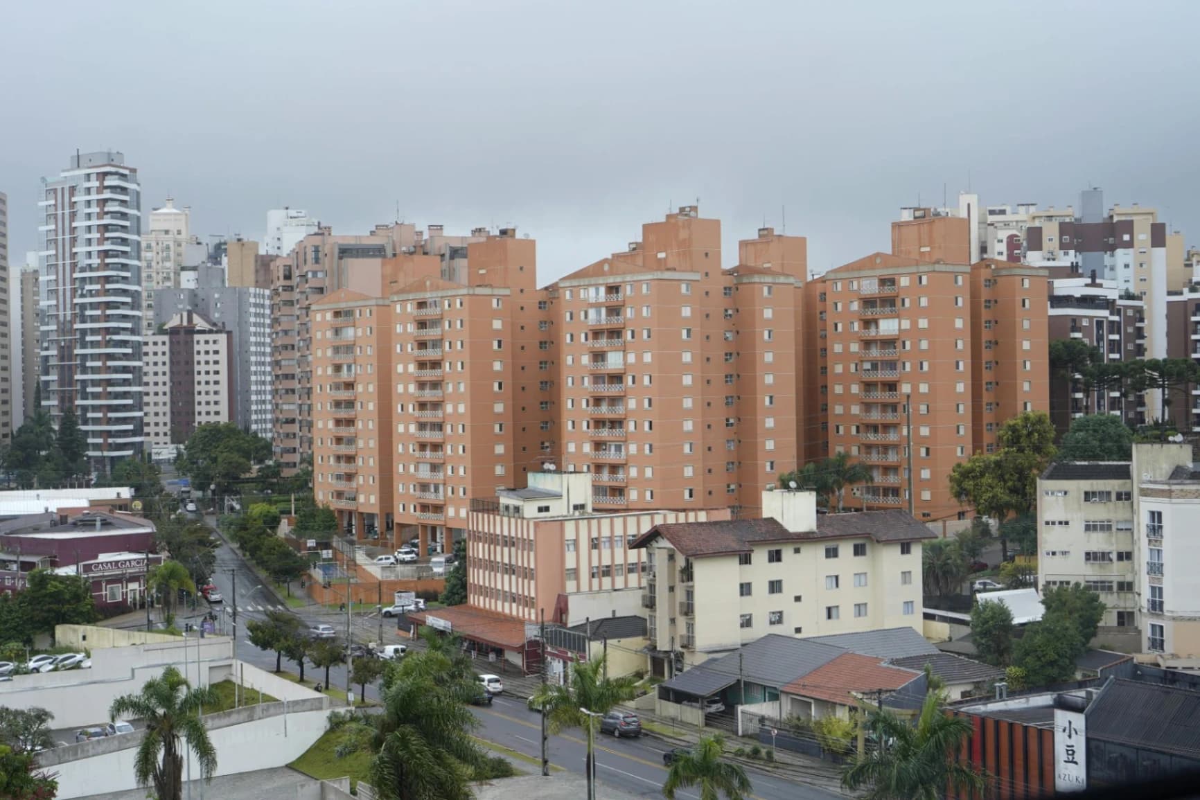 Tendências do mercado imobiliário em Curitiba para quem busca comprar ou investir
