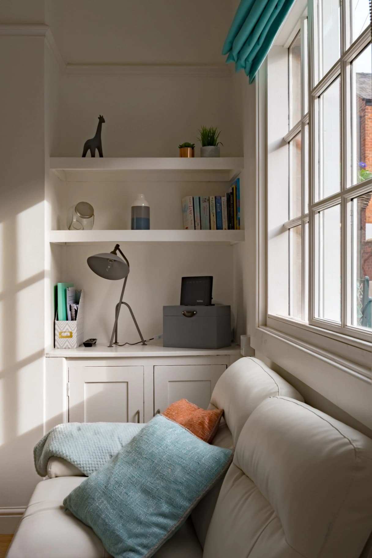 Sobrado à venda na Rua Carlos Gusso, no Pinheirinho: espaço, conforto e localização estratégica para sua família