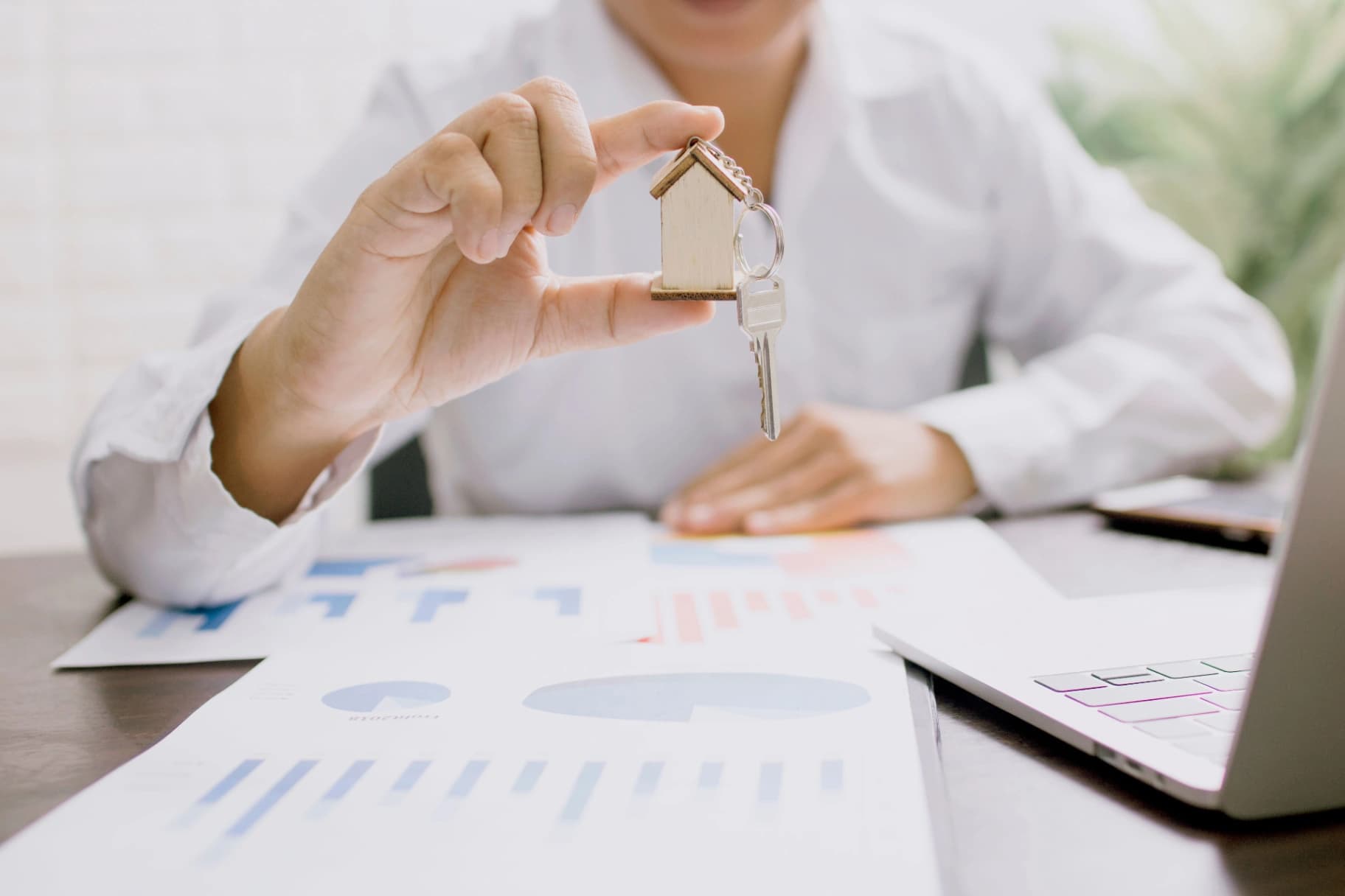 Taxa Selic e mercado imobiliário: como os juros influenciam o valor e a comercialização dos imóveis