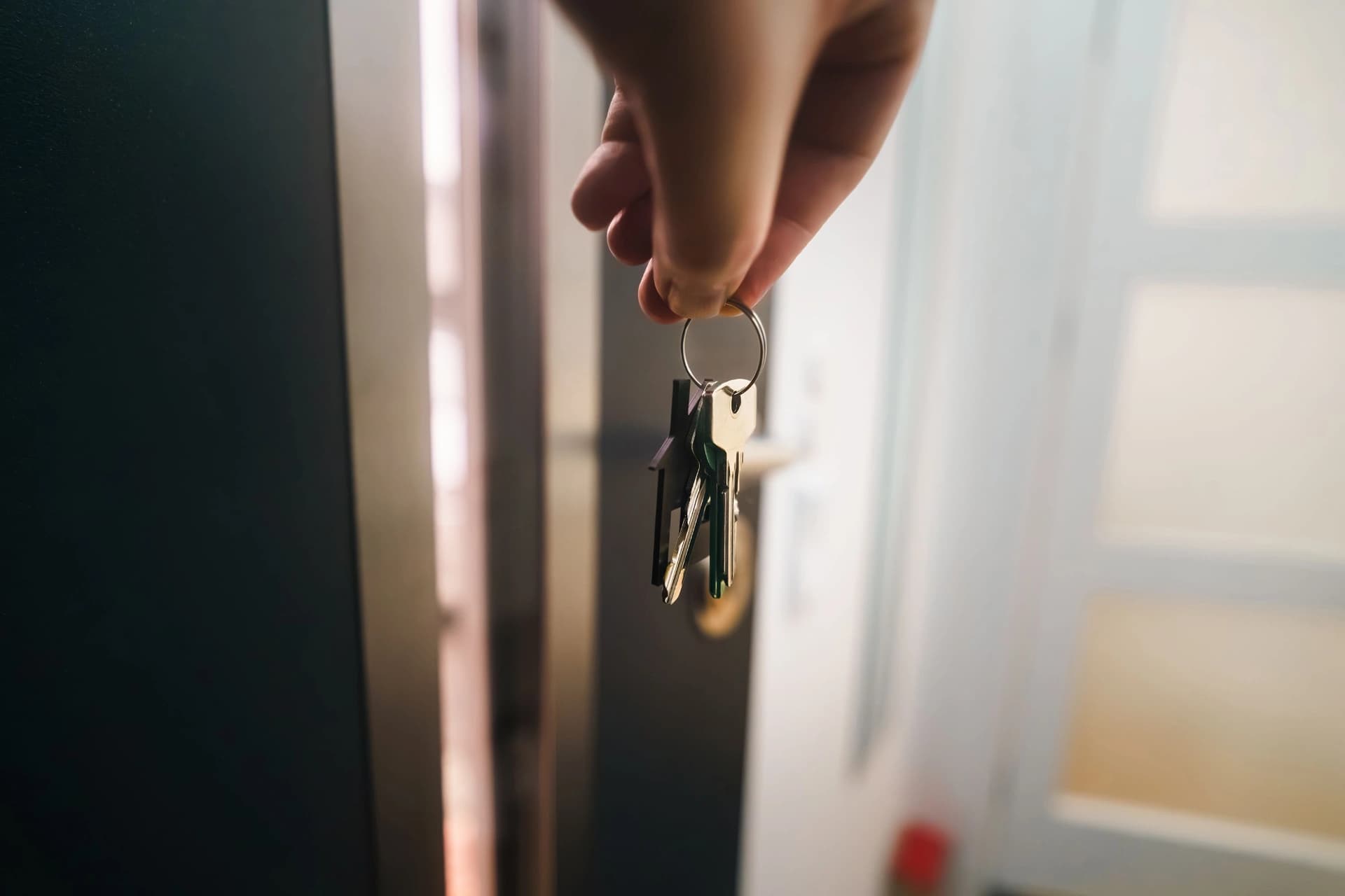 Ativos imobiliários e investimentos financeiros desempenham papéis diferentes na construção patrimonial