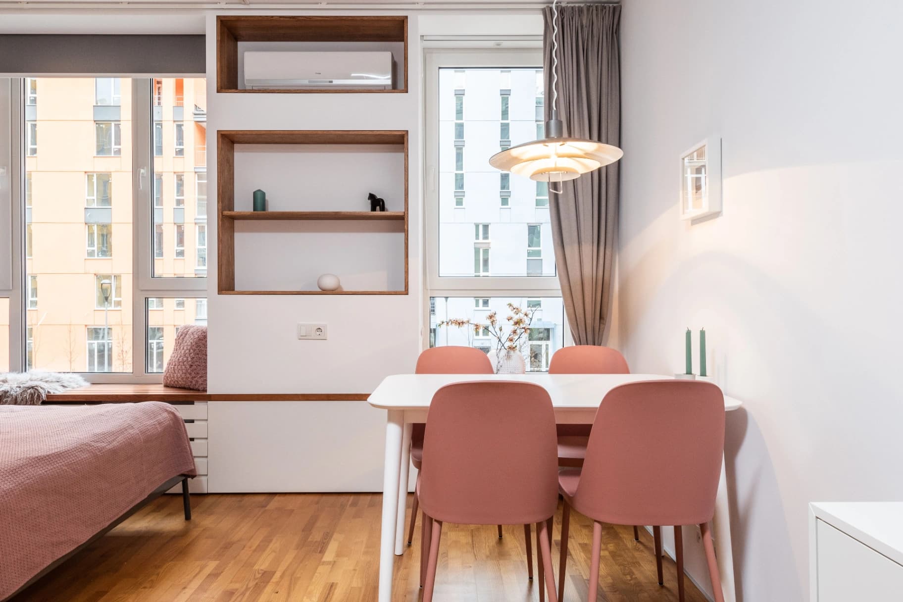 Studio para alugar no Centro de Curitiba: imóvel mobiliado na Rua Riachuelo, 110