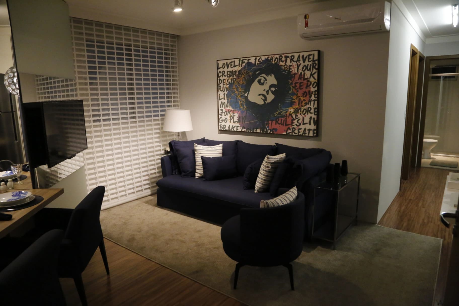 Studio para Locação no Centro de Curitiba: 1 Quarto Completo e Mobiliado
