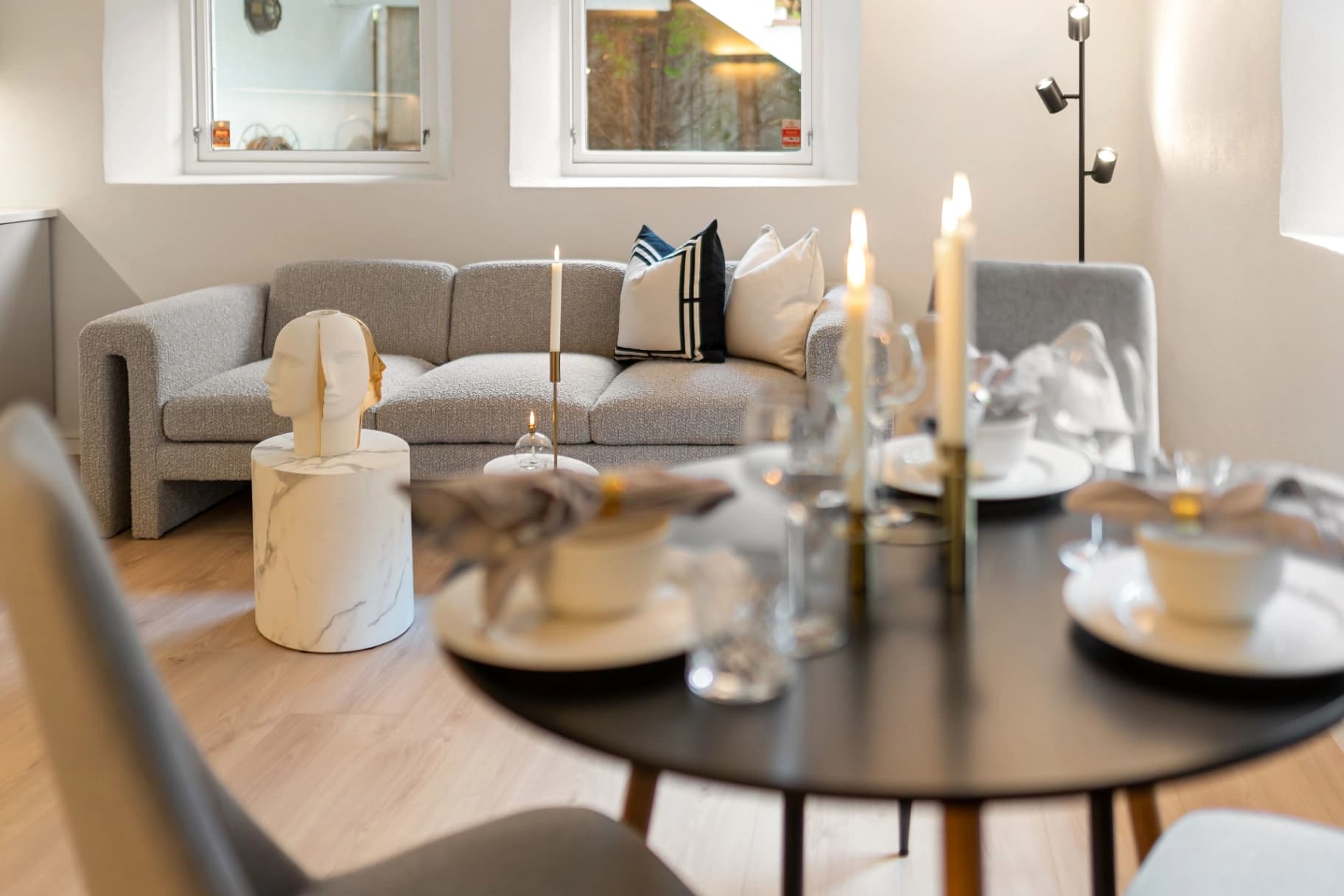 Apartamento para Alugar no Cabral, Curitiba: 1 Quarto e 77 m²