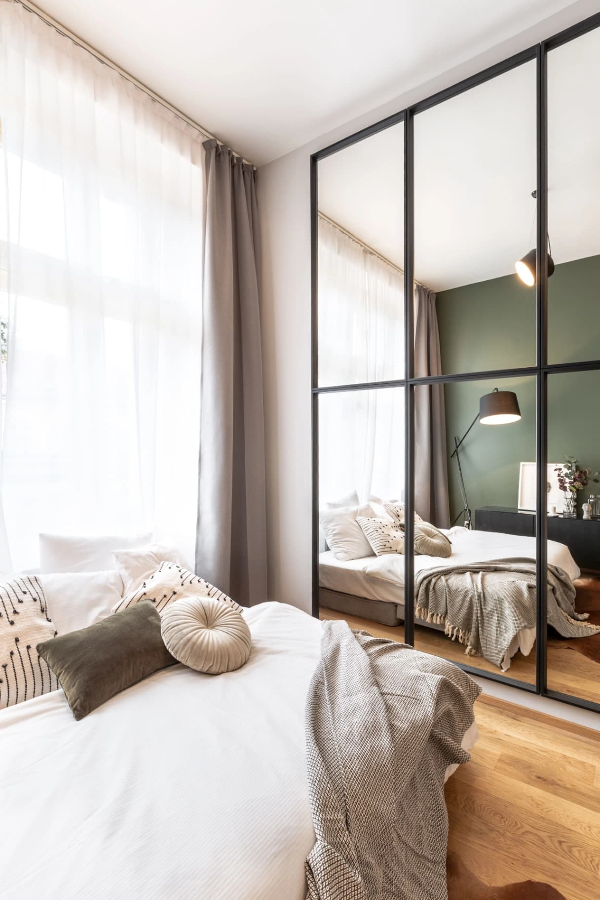 COBERTURA NO AHÚ COM ÁREA GOURMET: 3 QUARTOS, SUÍTE E 2 VAGAS