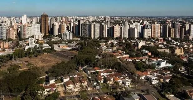 Quanto cobrar de aluguel por um sobrado no Uberaba? Veja o que considerar
