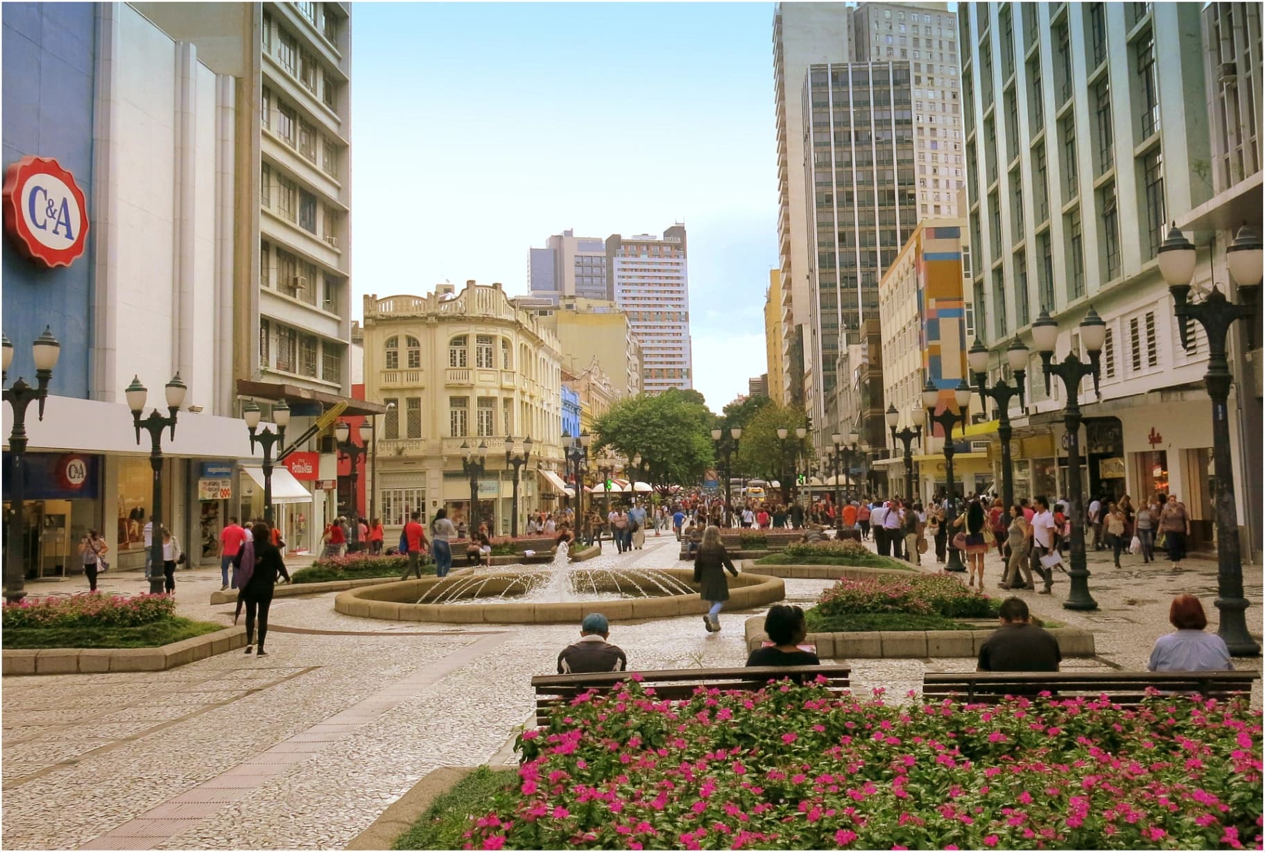 Como definir o aluguel de uma sala comercial no Centro de Curitiba