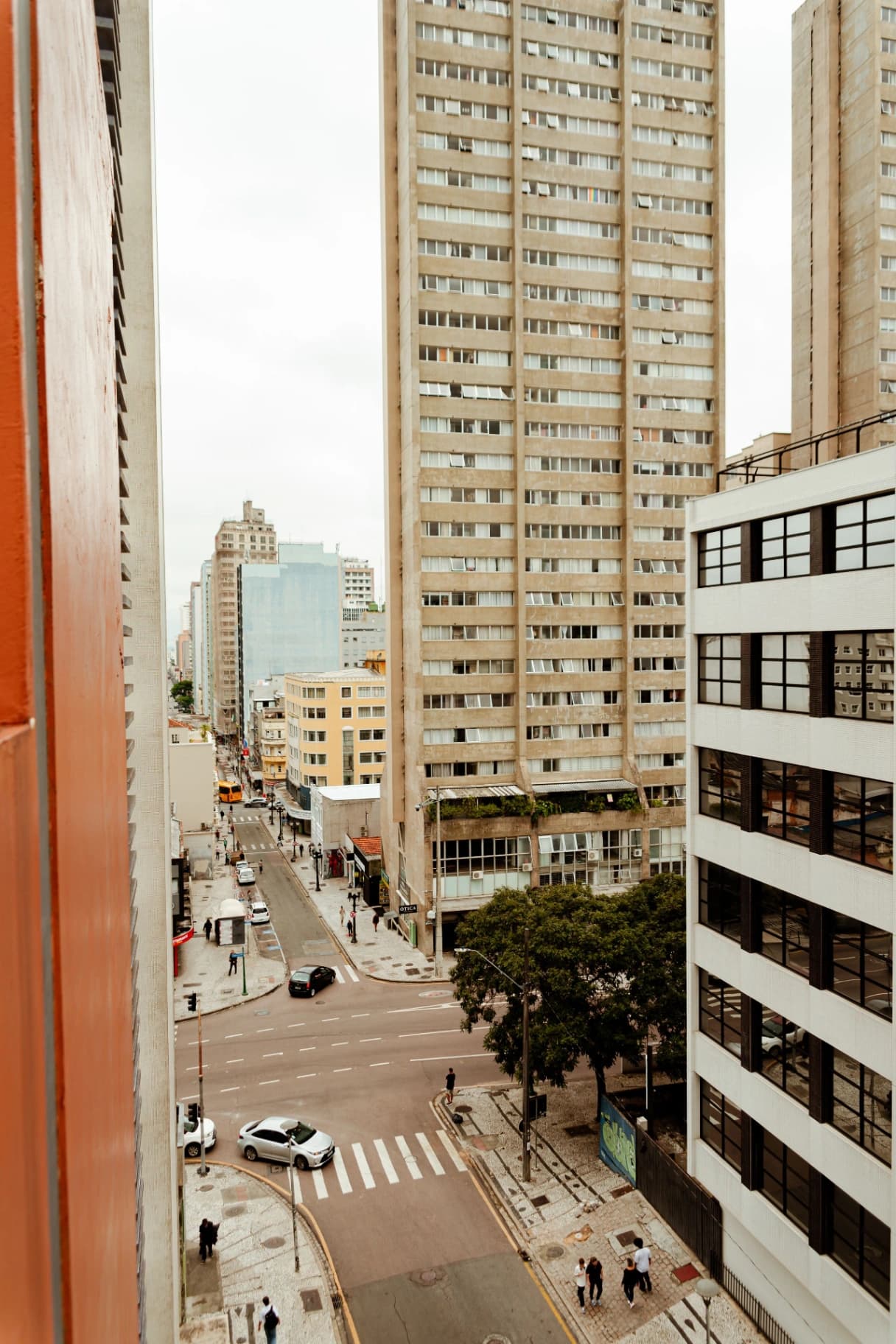 Como avaliar o potencial de um imóvel comercial no Centro de Curitiba?