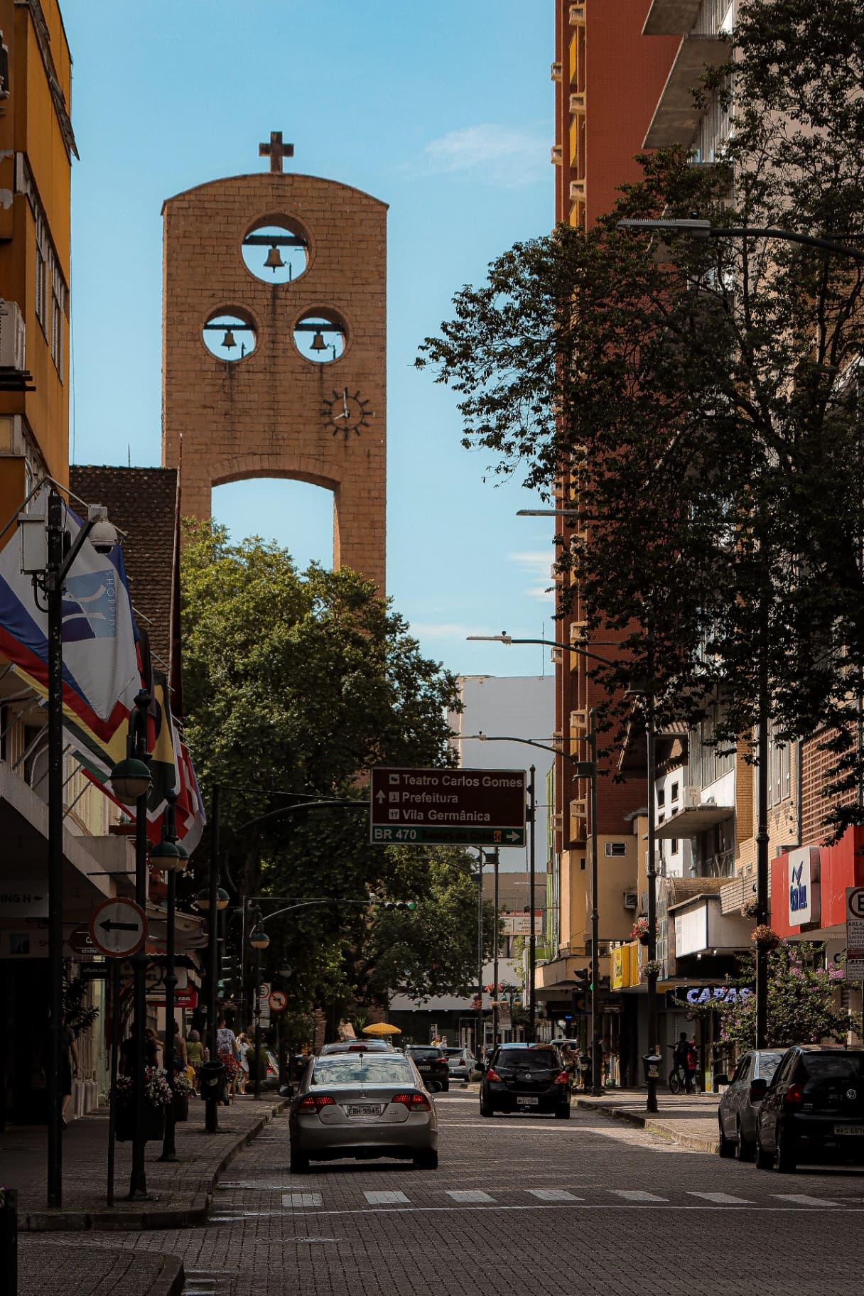 Como definir o aluguel de um conjunto comercial no Centro de Curitiba?