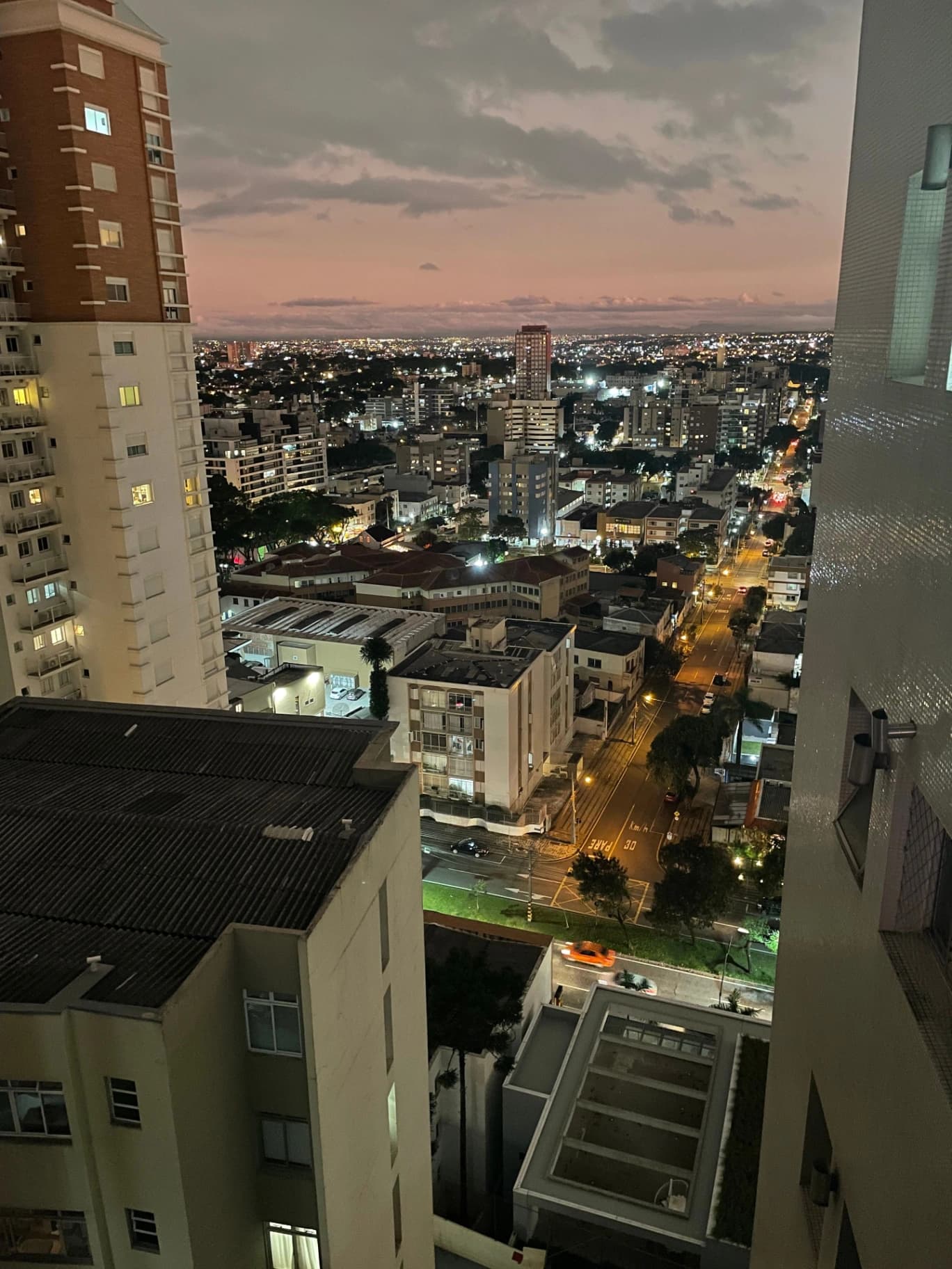 Apartamento de 242m² com apenas 2 quartos no Centro: desperdício de espaço ou oportunidade de reforma?