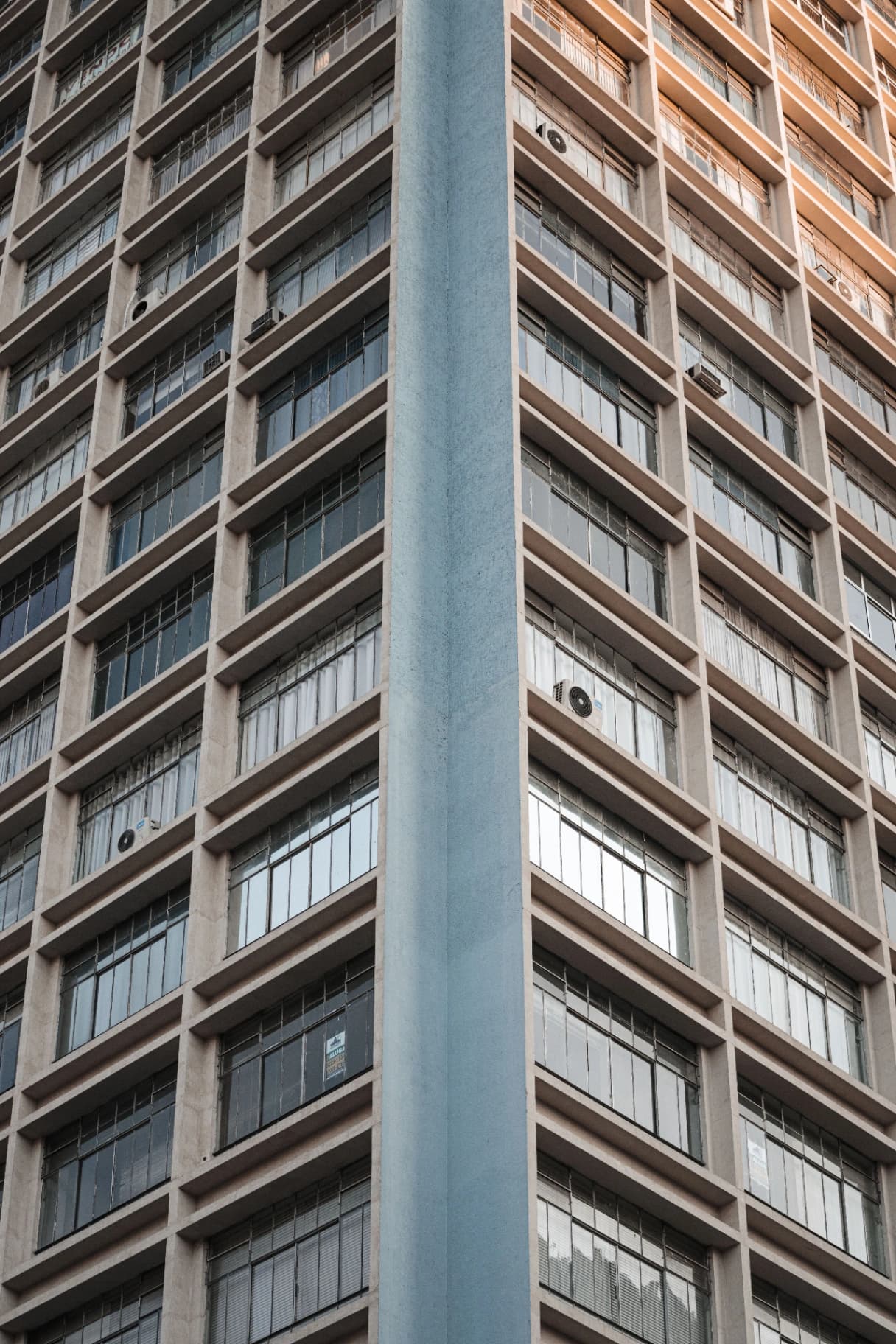 Apartamento compacto de 3 quartos no Novo Mundo: como a planta bem aproveitada muda o valor?