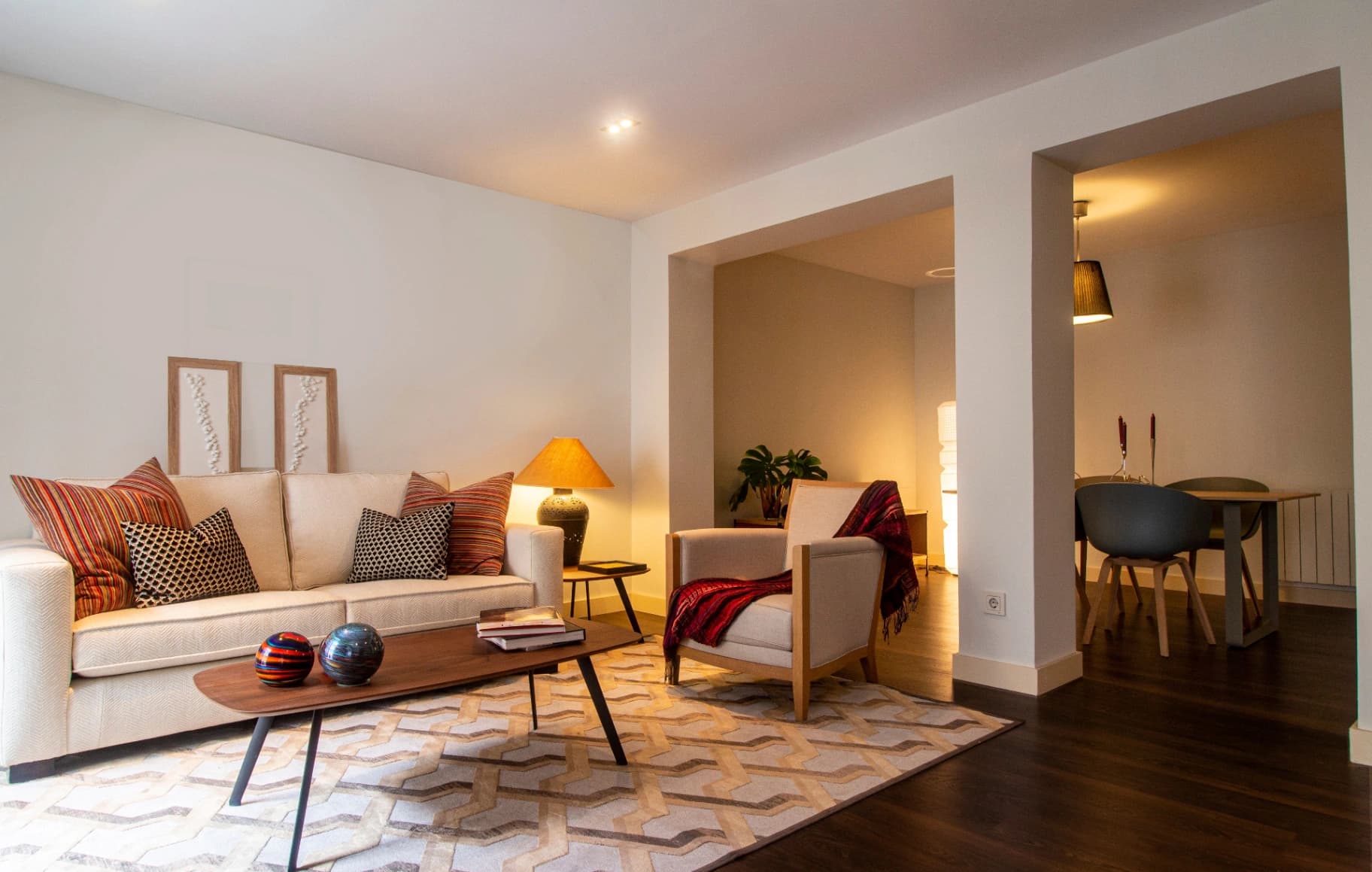 Quanto vale um apartamento mobiliado no Cabral?