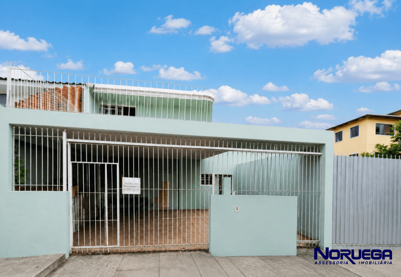 Imagem principal Sobrado com 3 quartos à Venda no Bairro Cajuru em Curitiba.