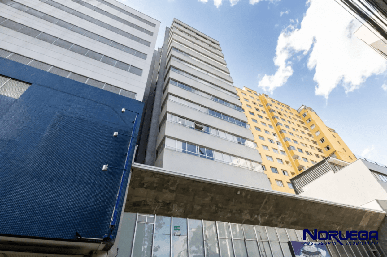 Imagem principal Sala comercial à venda no Centro de Curitiba com 2 banheiros e 64m²