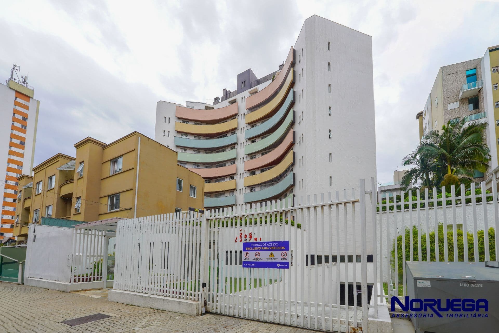 Apartamento para Locação com 04 quartos no Bairro Centro