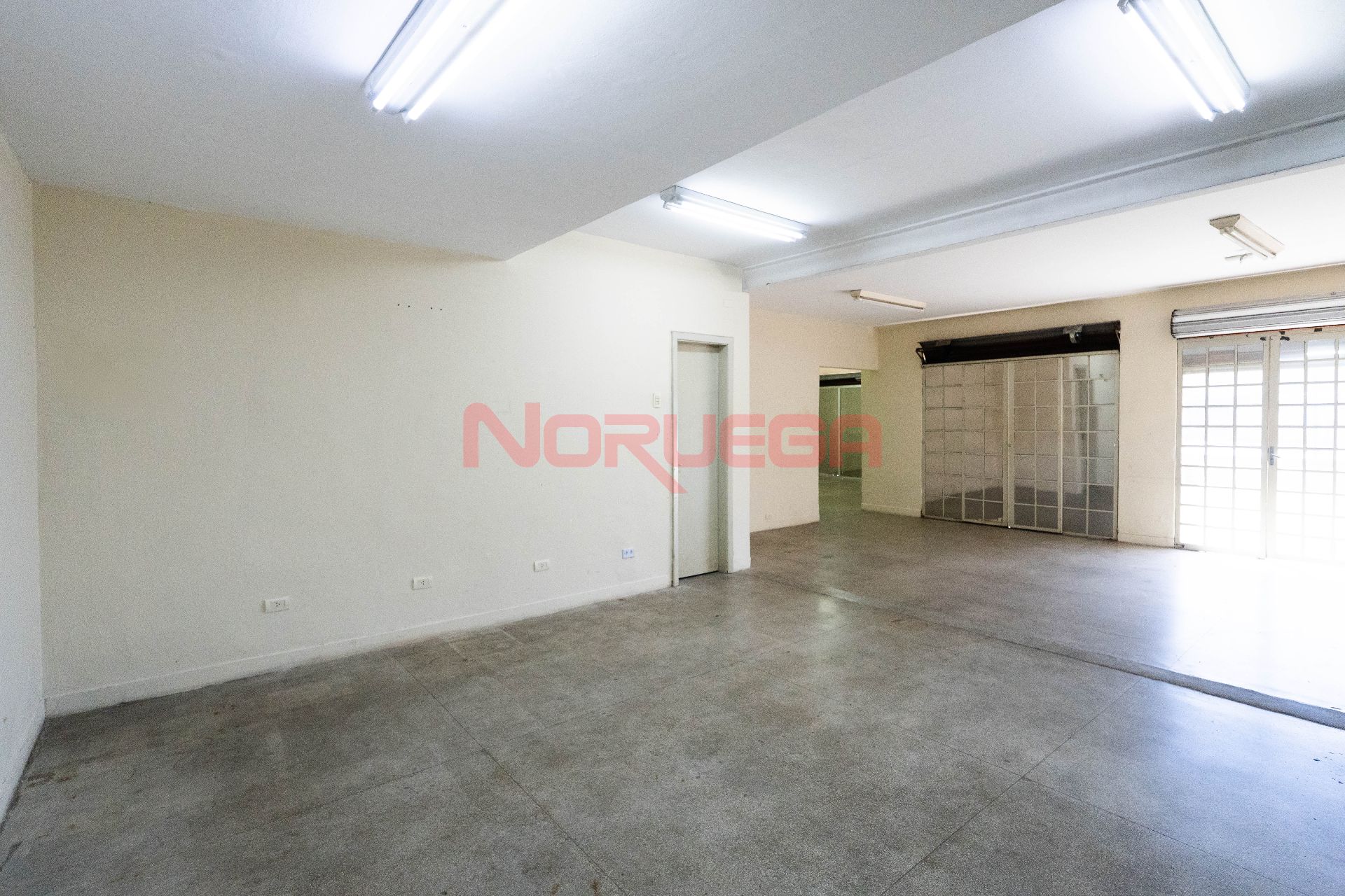 Loja-Salão, 130 m² - Foto 1