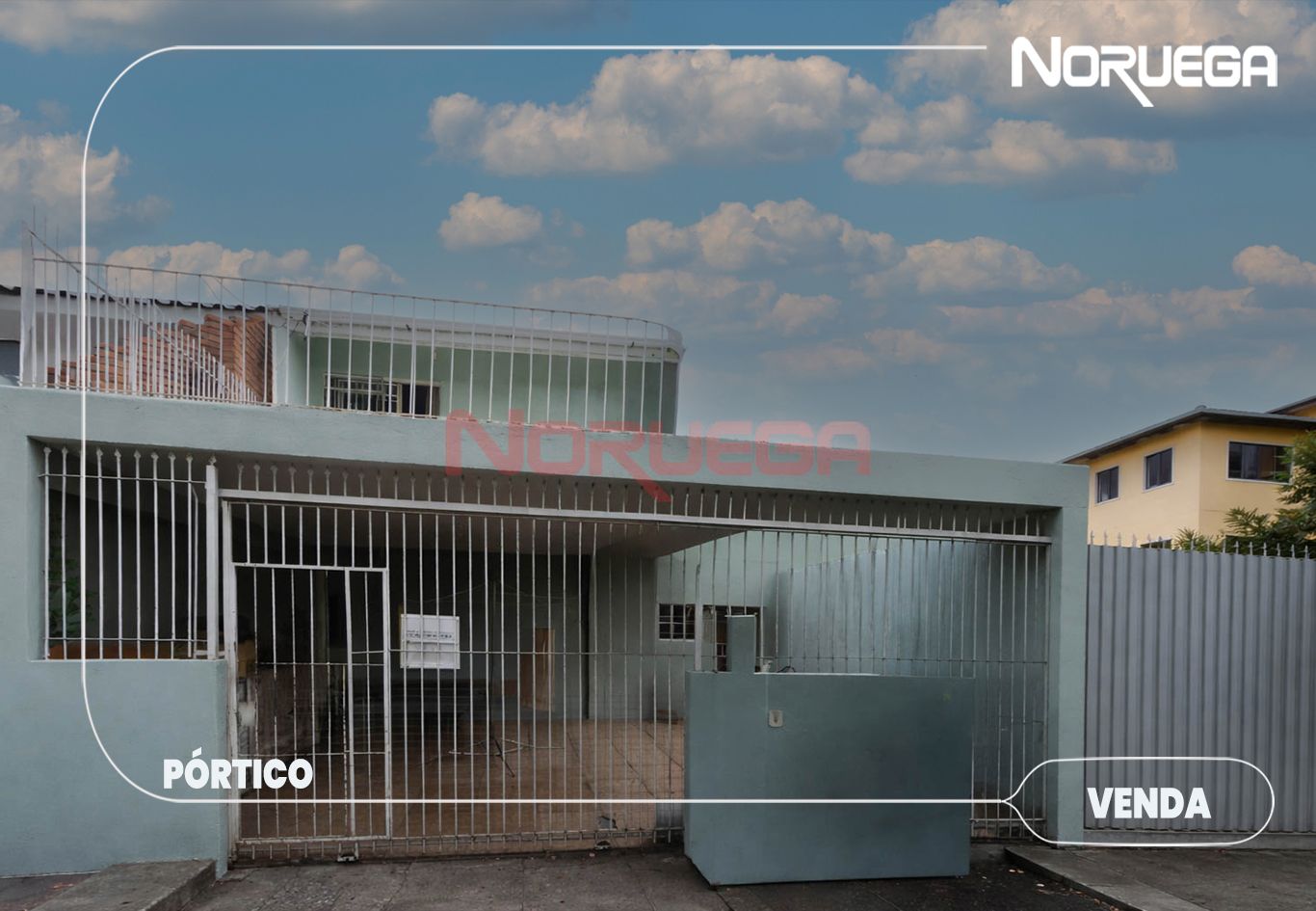 Sobrado à venda no bairro cajuru em Curitiba com 3 quartos, sala e cozinha