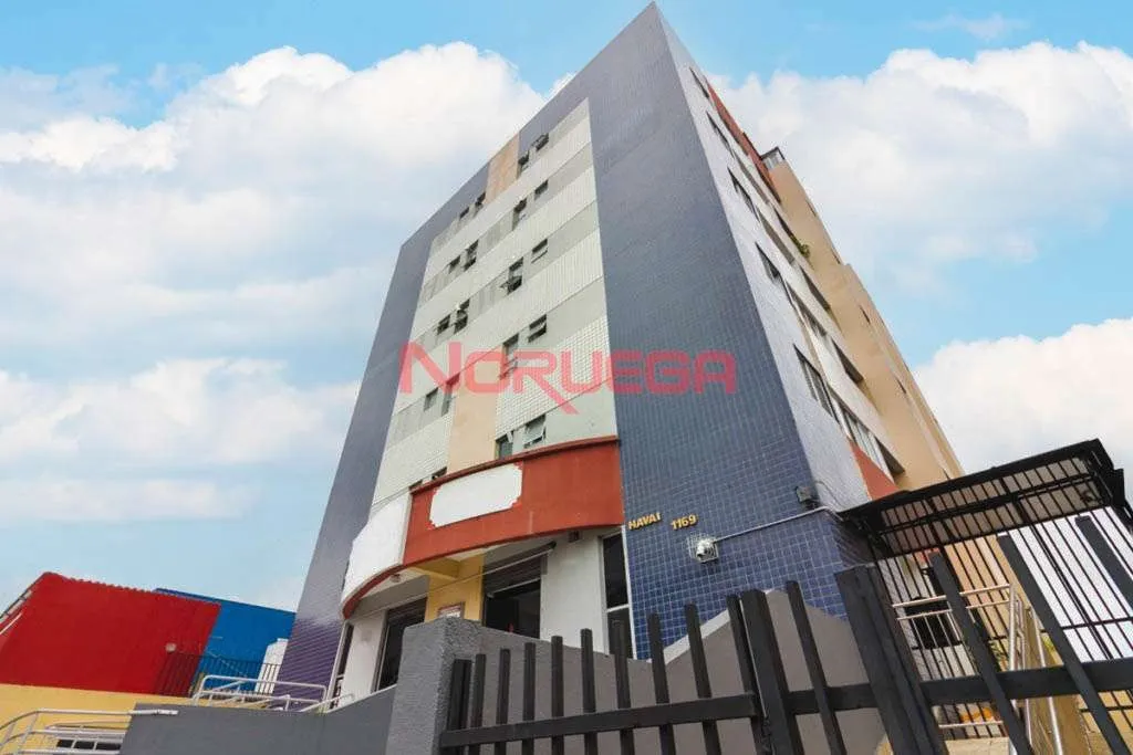 Apartamento à venda no Centro de Curitiba com  1 quarto, 1 sala, 1 banheiro, 44,47m² de área.