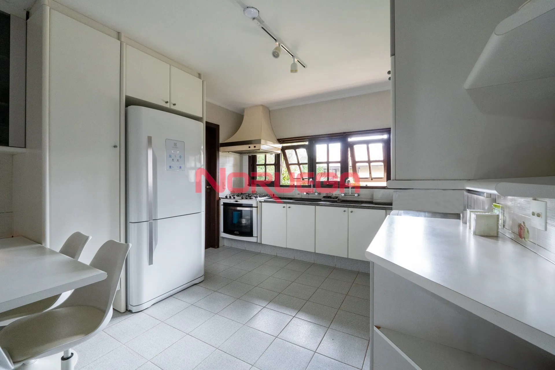 Casa, 4 quartos, 330 m² - Foto 17