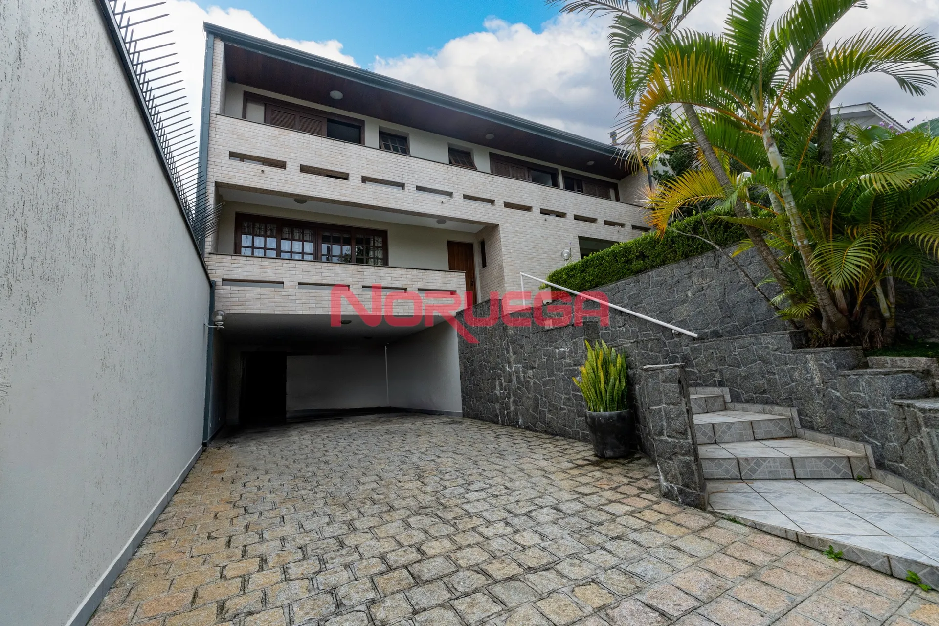 Casa, 4 quartos, 330 m² - Foto 2