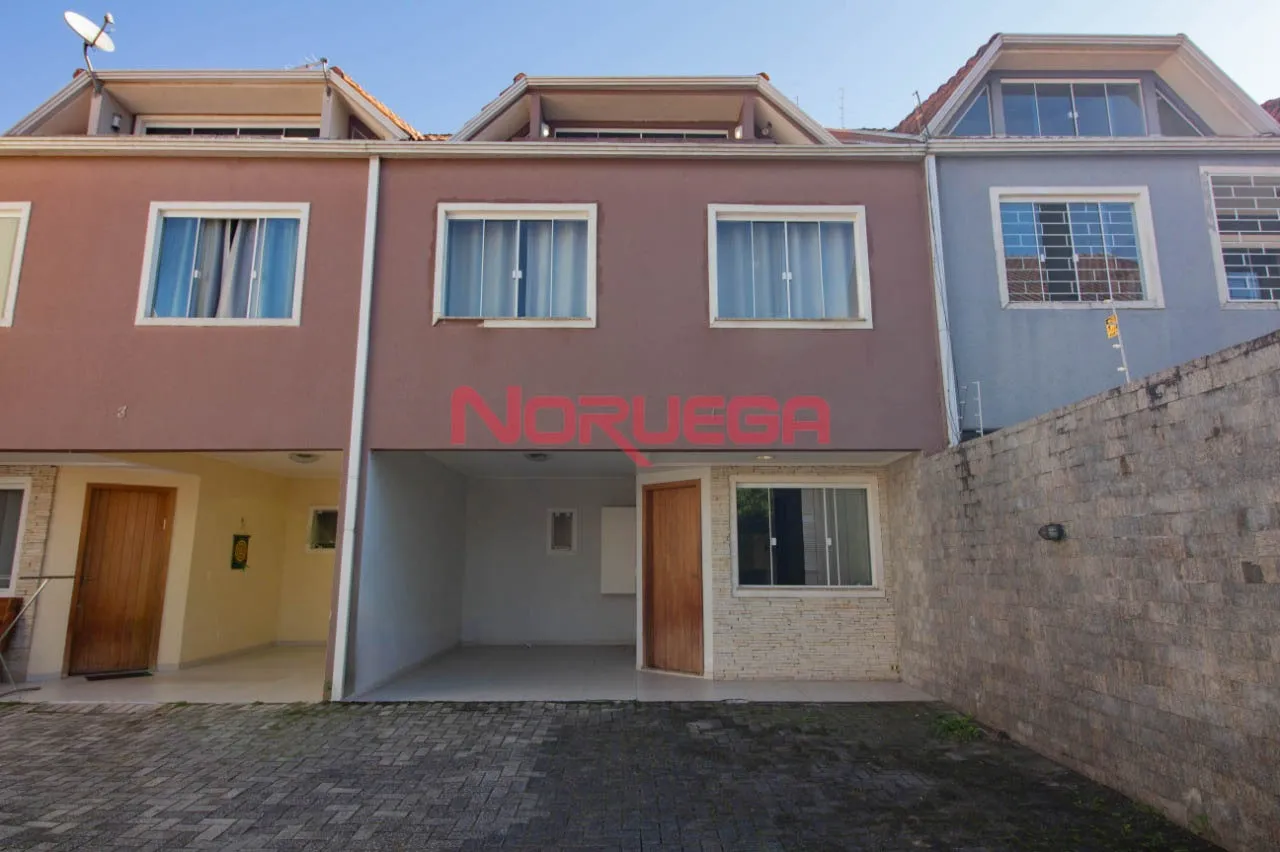 Sobrado à venda com 3 quartos e suíte no bairro são braz em curiitba com 165m²