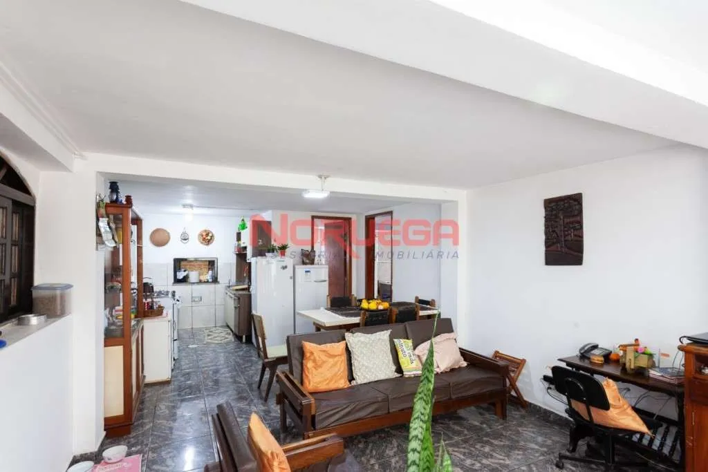 Casa, 3 quartos, 207 m² - Foto 2