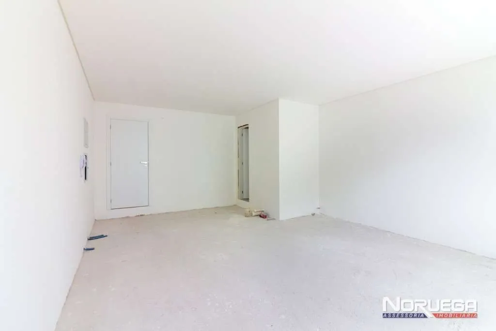 Oportunidade Imperdível: Sala Comercial de Alto Padrão em Mossunguê, Curitiba-PR - 88,65m², 1 Vaga de Garagem