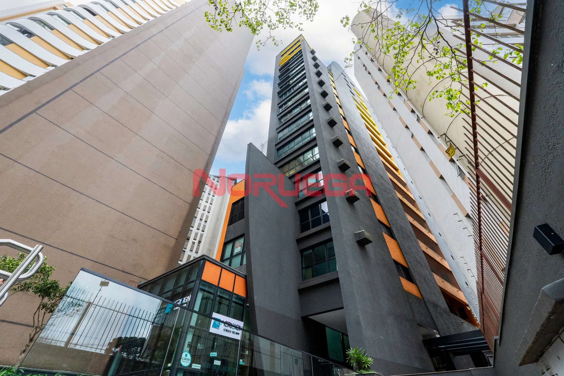 Imóvel Comercial na Melhor Localização de Curitiba: Sala com Banheiro no Bigorrilho!