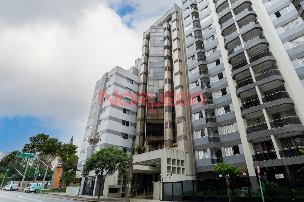  Sala comercial á venda no centro de Curitiba com  1 sala, 1 banheiro, 50,14 m² de área