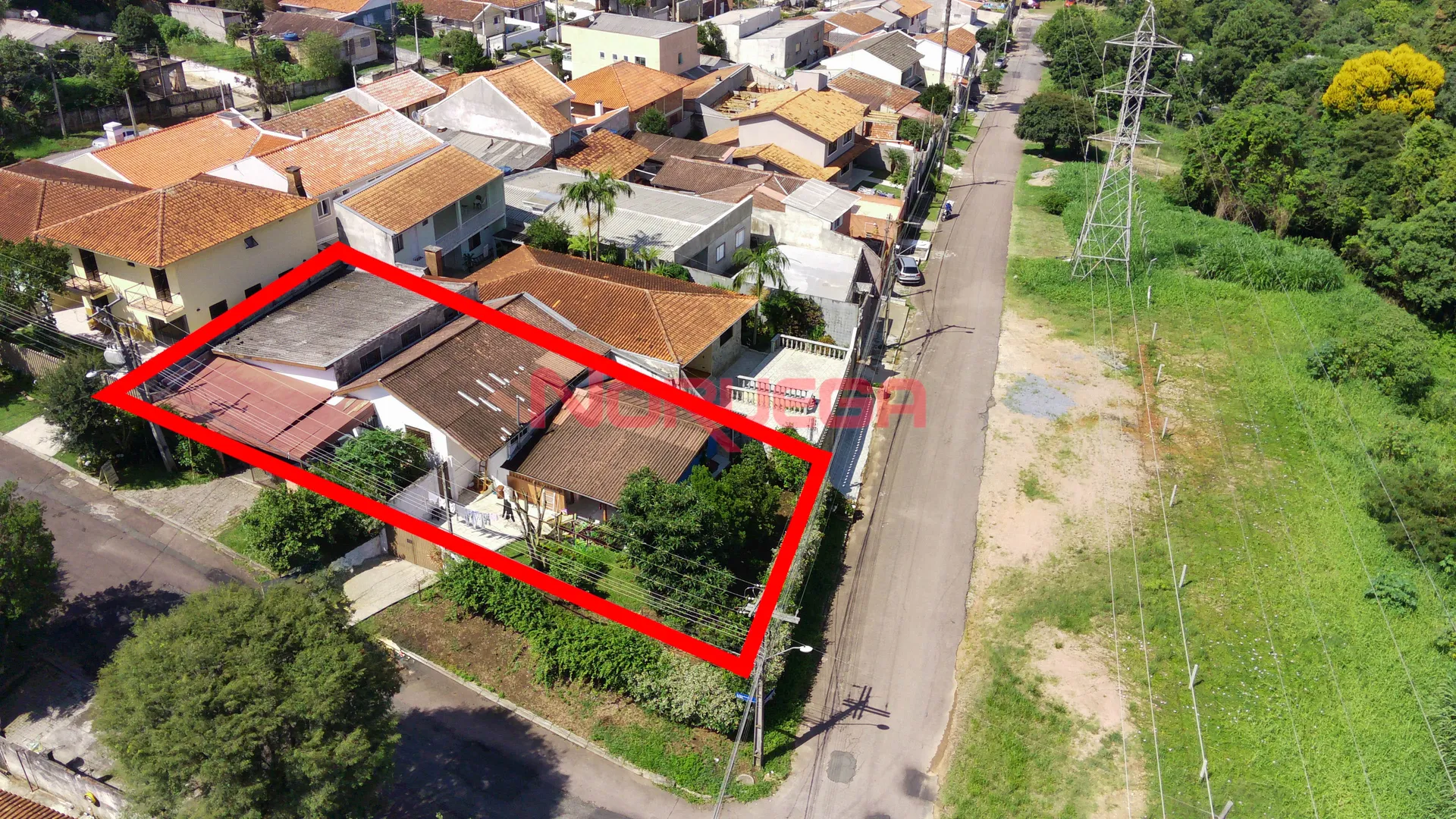 Terreno à venda em Curitiba no bairro Santa Felicidade com  496m² de área
