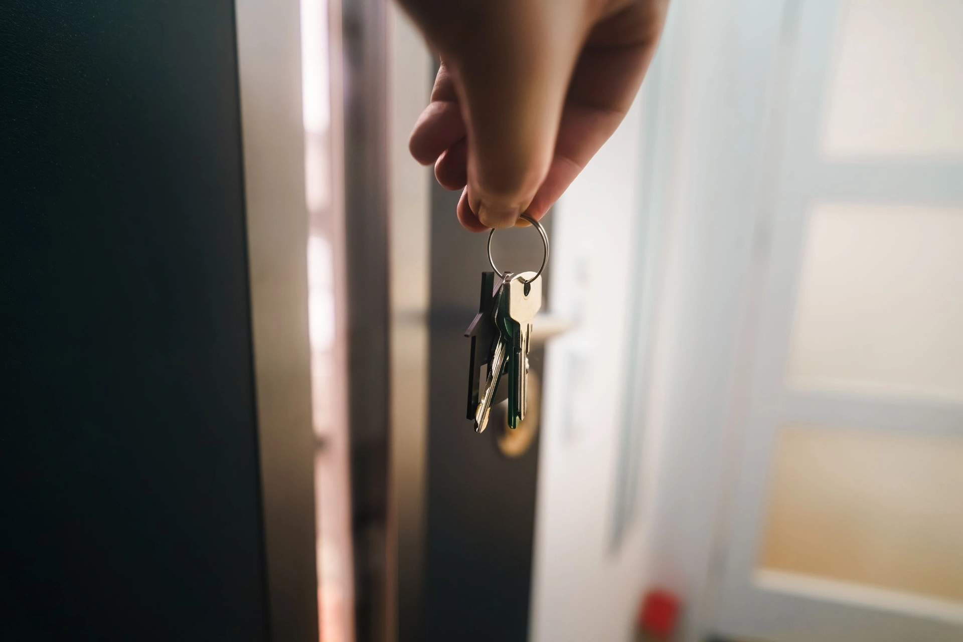 Ativos imobiliários e investimentos financeiros desempenham papéis diferentes na construção patrimonial