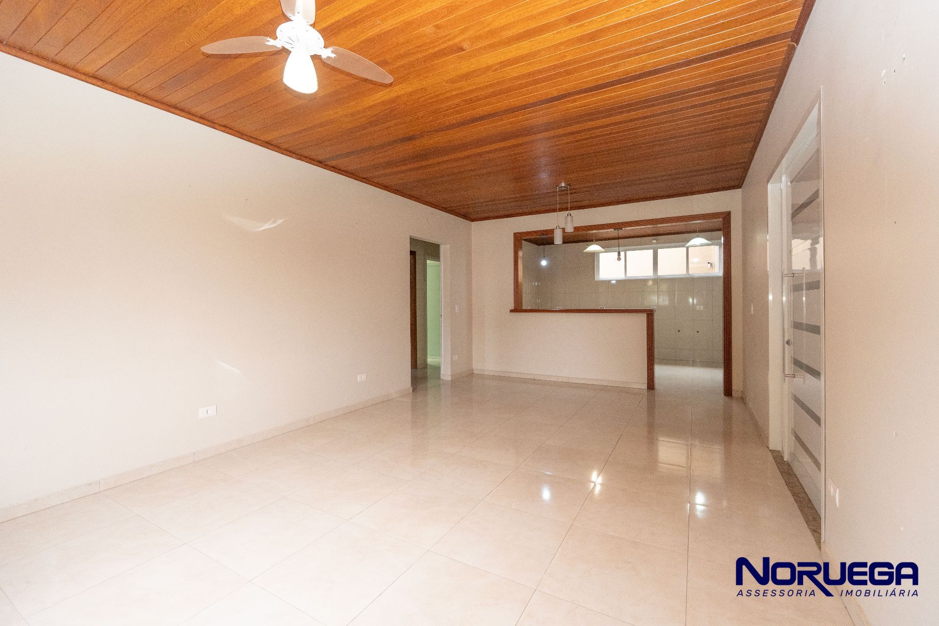 Casa, 3 quartos, 218 m² - Foto 3